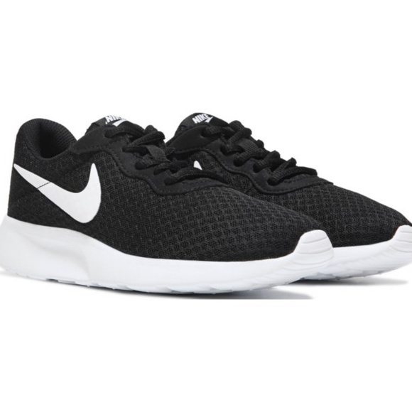 girls black nike tanjun
